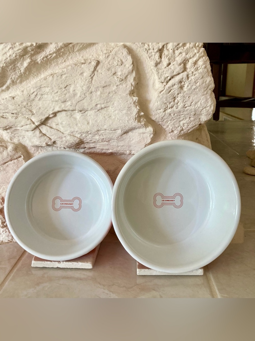 NWT Le Creuset Set of Pet Bowls with Red and Orange Bone Logo - Set of 2